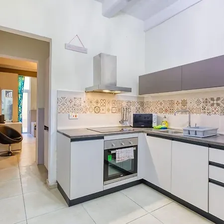 Prázdninový dům Seaside Escape 1-bed Maisonette Near Sea Sliema