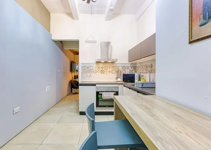 Seaside Escape 1-bed Maisonette Near Sea Prázdninový dům *