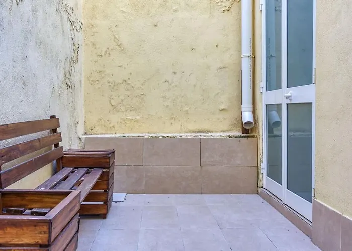 Seaside Escape 1-bed Maisonette Near Sea *