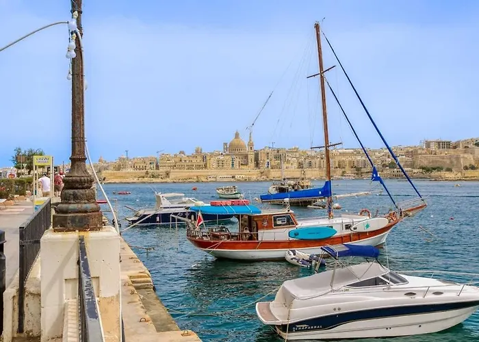 Seaside Escape 1-bed Maisonette Near Sea Sliema