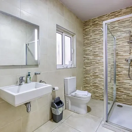 Seaside Escape 1-bed Maisonette Near Sea