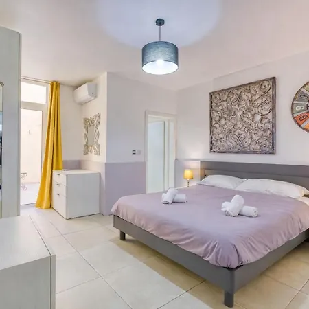 Seaside Escape 1-bed Maisonette Near Sea