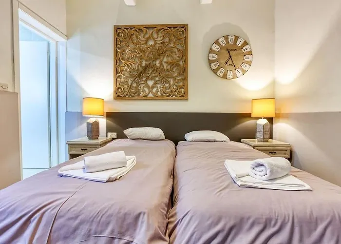 Seaside Escape 1-bed Maisonette Near Sea