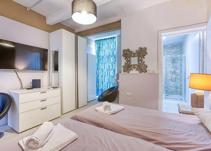 Seaside Escape 1-bed Maisonette Near Sea