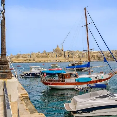 Seaside Escape 1-bed Maisonette Near Sea Sliema