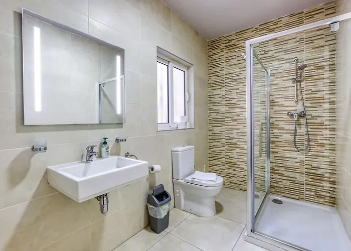 Seaside Escape 1-bed Maisonette Near Sea